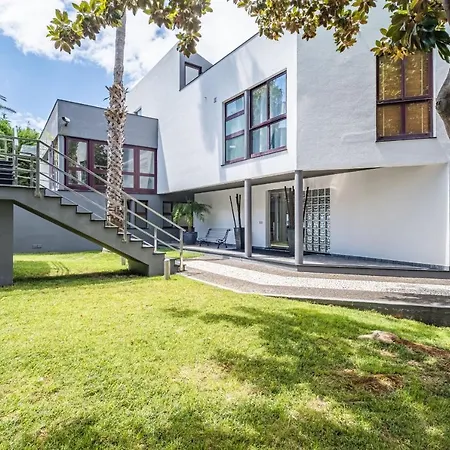 Ample With Pool And Gorgeous Ocean View *