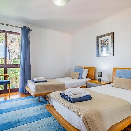 Ample With Pool And Gorgeous Ocean View *