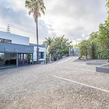 Ample With Pool And Gorgeous Ocean View *